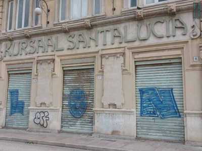 ...dal teatro stesso...